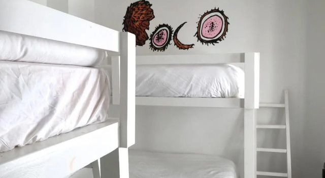 La Cocotera Boutique Hostel & Coworking, Забронировать Хостел Хостелы Тарифа, рядом с Castillo de Guzmán, Хостел