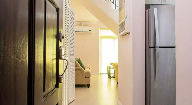 Eight 24 by Pro Homes Jamaica, Rezerwuj Hotel Hotele 3-gwiazdkowe w Kingston, 3*