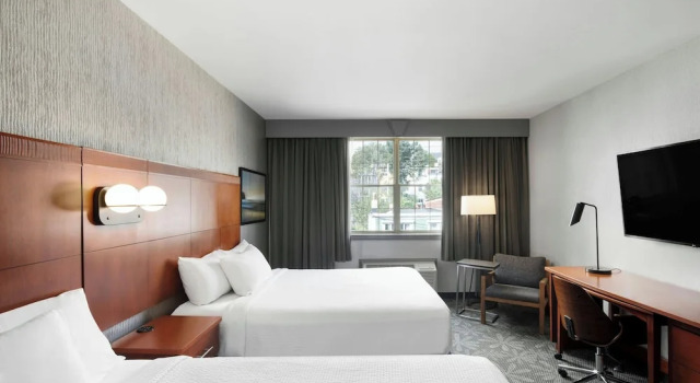 Четырёхместный номер Standard Courtyard by Marriott St. Johns Newfoundland