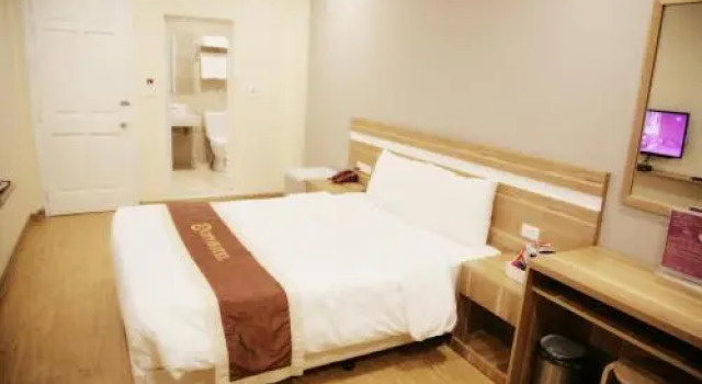 City Hotel
