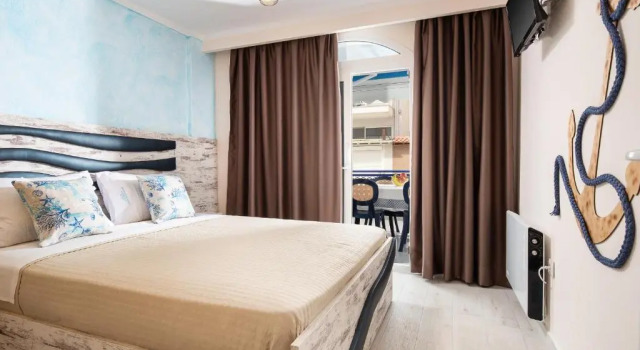 House Katerina Mediterranean, Забронировать Отель Отели Сарти с парковкой, рядом с Пляж Острия, Парковка