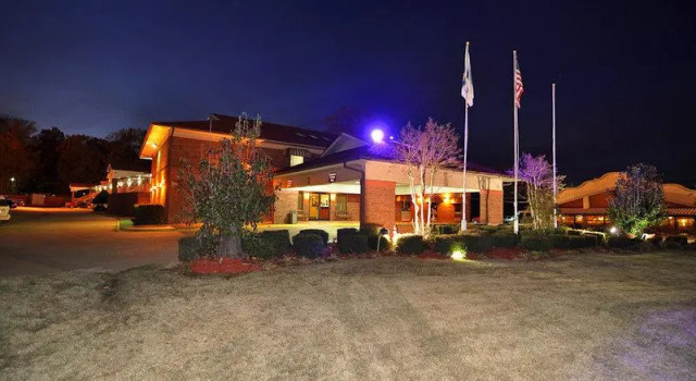 Кровать в общем номере Best Western Jacksonville near Little Rock Air Force Base