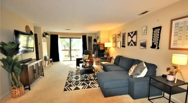 Gnome and Creek Condo - Two Master Suites for a Perfect Couples Yosemite Getaway by Yosemite Region Resorts