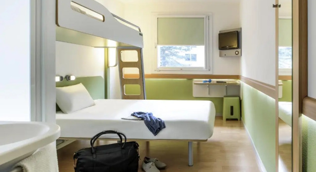 Трёхместный номер Standard ibis budget Lyon Est Chaponnay