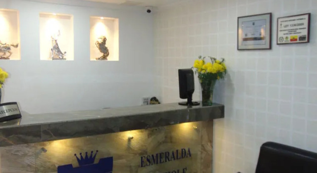 Hotel Esmeralda Boutique Bogota, Забронировать Бутик-отель Отели Богота с парковкой, рядом с CORFERIAS Bogota Convention Center, Парковка