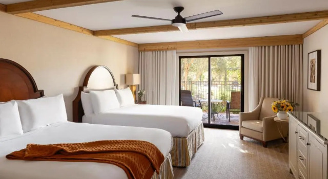 Четырёхместный номер Standard с видом на внутренний двор Napa Valley Lodge
