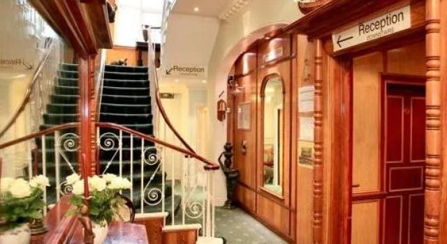Lincoln House Hotel - Guest Accommodation