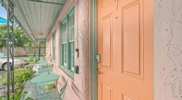 Апартаменты Dive Into the 50s- Restored Motel in St Augustine