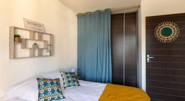 Studio avec terrasse, parking, centre-ville, Забронировать Отель Лурд Hautes-Pyrénées