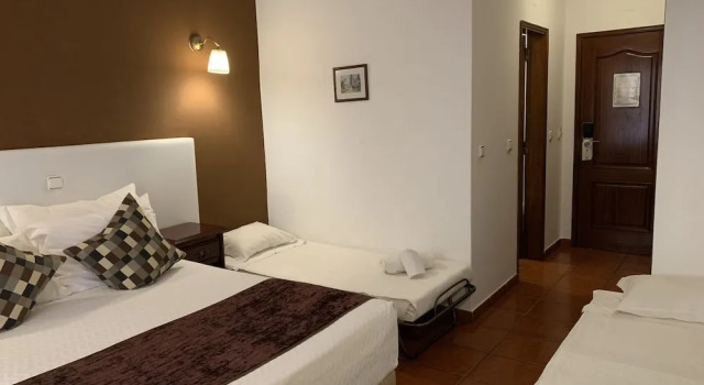 Семейный номер Standard c 1 комнатой с балконом Hotel O Gato & Spa