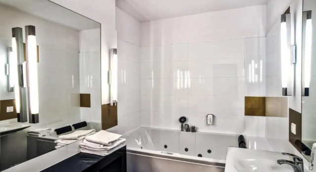 Люкс Classic Hotel Lamberton