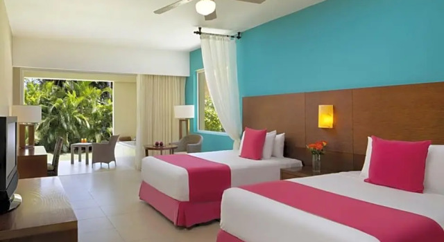 Двухместный номер Deluxe с видом на бассейн Dreams Royal Beach Punta Cana - All Inclusive