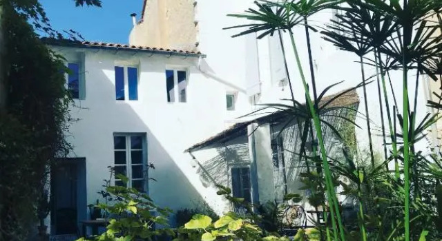 MAISON MATEJEWSKI chambre d'hôtes avec jardin, Rezerwuj Hostel Blaye Gironde