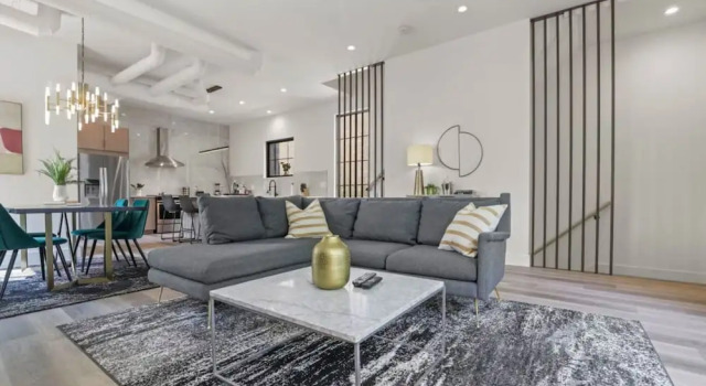 Stylish Getaway -columbus-3 Bedroom Masterpiece, Забронировать Апартаменты/квартира Апартаменты Колумбус, рядом с Театр Огайо, Апартаменты/квартира