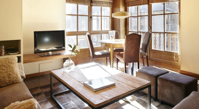 Val de Ruda Luxe 27 by FeelFree Rentals, Забронировать Отель Бизнес-отели Наут-Аран, 4* 5*