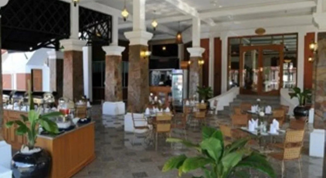 Royal Reward Resort