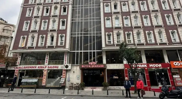 Hotel Büyük Şehzade, Забронировать Отель Фатих Стамбул, рядом с Библиотека Стамбульского университета