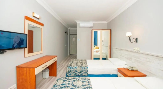 Двухместный номер Standard Golden Moon Hotel