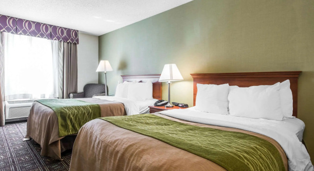 Четырёхместный номер Standard Comfort Inn Weirton - Steubenville