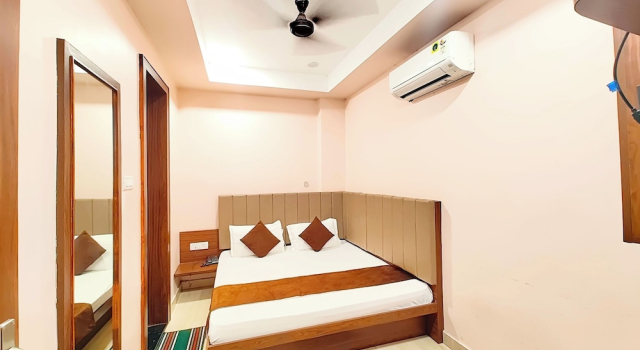 Номер Standard Hotel VIMOKSHA# RESIDENCE - Near Kashi-Vishwanath-Temple-And Ganga Ghat With-Lift-Wifi- Restaurant- Paid-Parking facilities-Newly Decorated Room- A Top Rated Premium Hotel in Varanasi