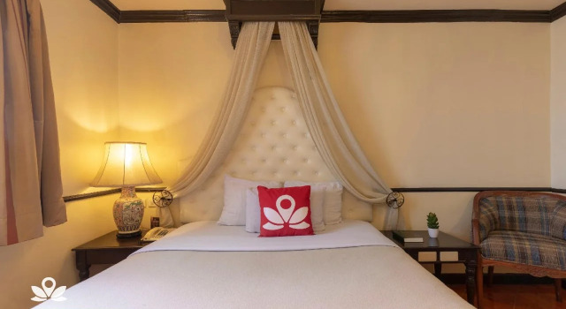 ZEN Rooms Camelot Hotel QC