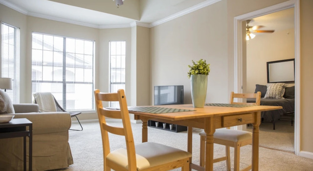 Southend 1 BR Apt with Parking by Frontdesk, Забронировать Апартаменты/квартира Апартаменты Шарлотте, рядом с Парк Romare Bearden, Апартаменты/квартира