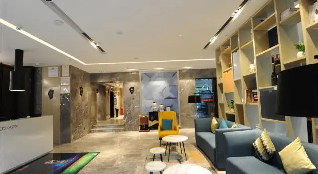 Echarm Hotel Nanning Qingxiu Mountain, Rezerwuj Hotel Hotele w Nanning z parkingiem, Parking