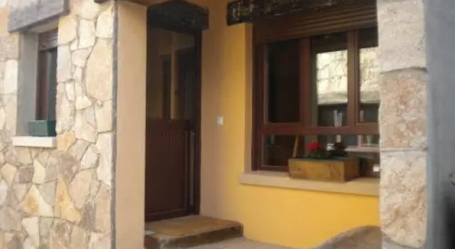 Hostal Rural Las Cuatro Calles, Забронировать Отель Сан-Мартин-дель-Пимпольяр Sierra de Gredos