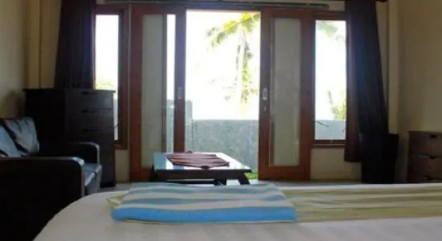 Kirras Beach House, Prenota Hotel Medewi Bali