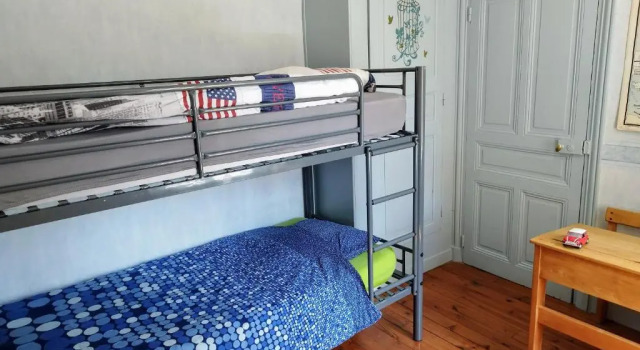 Chaleureuse maison de ville à côté de la mairie ronde, Réserver Hôtel Ambert Auvergne