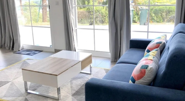 House With 2 Bedrooms in La Trinité, With Wonderful sea View, Pool Acc, Đặt Khách sạn Khách sạn ở La Trinite có hồ bơi, Hồ bơi