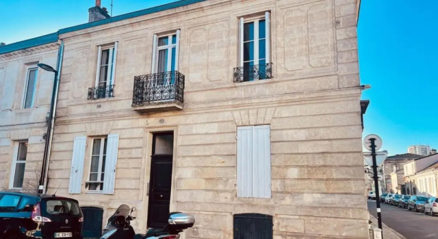 Furnished Studio in A Quiet Authentic Area Near All Amenities