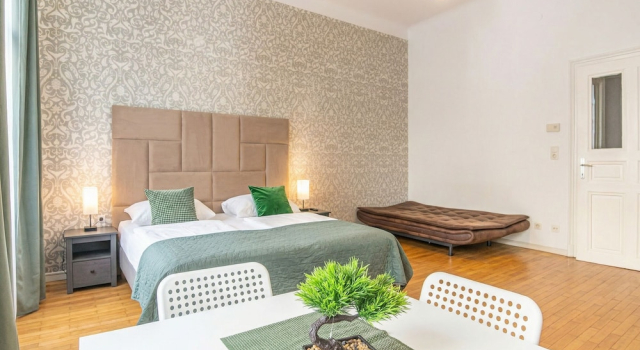 Апартаменты Lovely 2BR Near Belvedere Palace