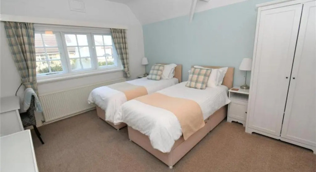 Трёхместный номер Standard Seaways Cottage Hoylake
