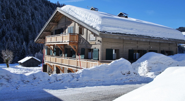 Chalet lArolle, Забронировать Шале Отели Ле-Же 5 звезд, рядом с Горнолыжный подъемник Вьё Шен, 5*