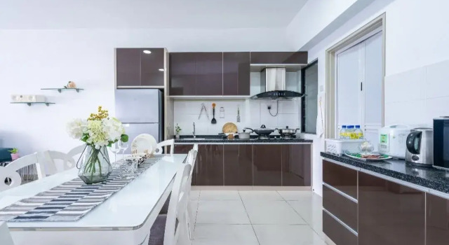 SetiaWalk {BIG GROUP} 2CARPARK 3ROOM WIFI 5min LRT