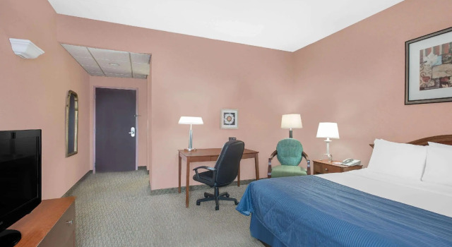 Двухместный номер Standard Howard Johnson by Wyndham Amherst Hadley
