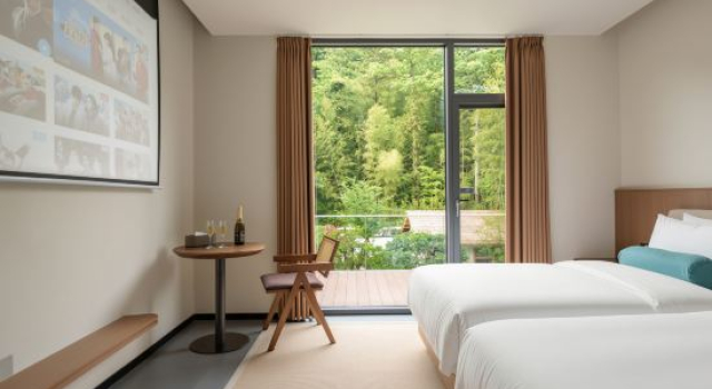 Семейный люкс Jingdezhen Baolaixi Resort Hotel (Sanbao International Ceramic Art Village Store)