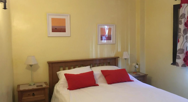 Casa Chozie, Nerja, Забронировать Отель Нерха Axarquía, рядом с Пляж Бурриана