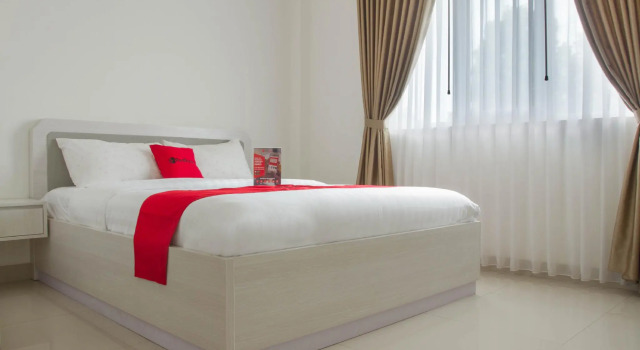 Camera Standard RedDoorz Plus near Jatinangor Town Square 2