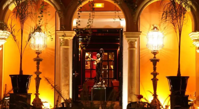 Hotel Casa Del Poeta, Забронировать Бутик-отель Бутик-отели Севильи, рядом с Деревянное сооружение Metropol Parasol, Бутик-отель