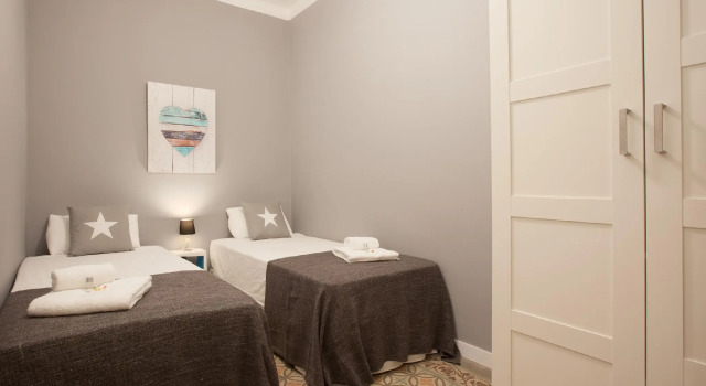 SOFIA 4 · Sofía's Gallery & Bath · Well Priced 6 Pax Spacious Home in Eixample, Забронировать Апартаменты/квартира Апартаменты Барселоны, рядом с Театр Goya, Апартаменты/квартира