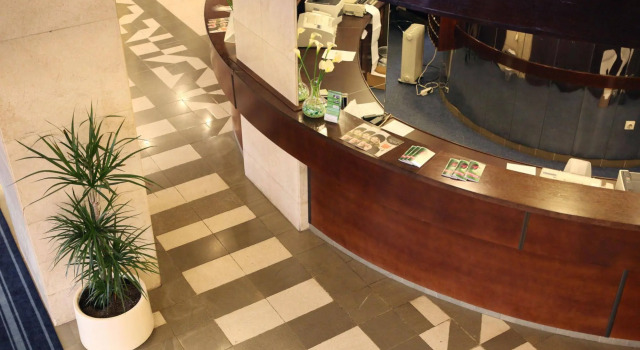 Hotel I