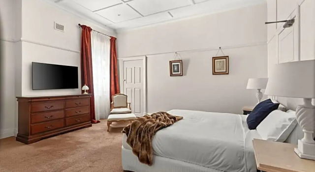 Полулюкс The Robertson Hotel