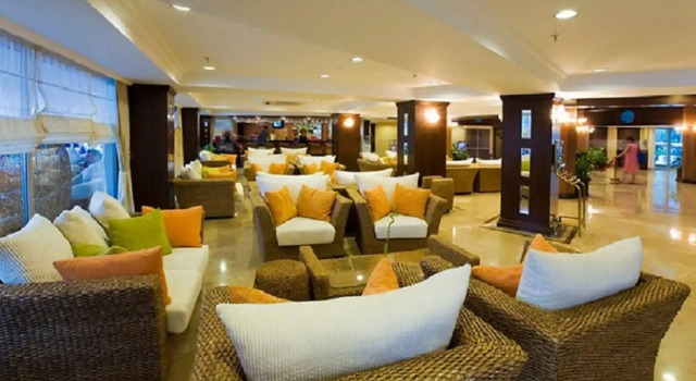 Latanya Park Resort 