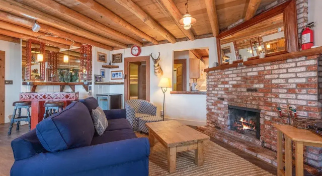 Dun Lookin - Private Hot Tub & Pier, Large Yard - 4 Bedroom Cabin, Забронировать Отель Отели Хоумвуд 3 звезды, 3*