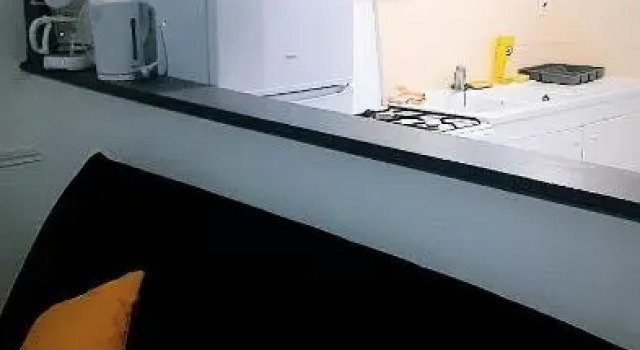 Appartement 48m2 pour 6 personnes au centre ville historique avec parking gratuit et une borne de recharge pour voiture à 10 metres, Prenota Appartamento Avallon Morvan