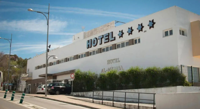 Hotel Almedina Spa, Забронировать Курортный отель Медина-Сидония Los Alcornocales Natural Park, рядом с Museo Arqueológico de Medina Sidonia