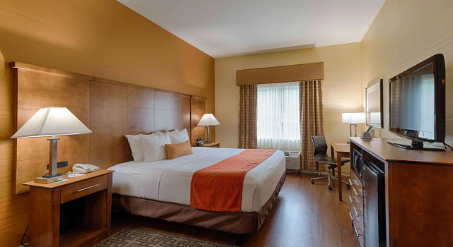 Двухместный люкс Best Western Plus Delta Inn & Suites