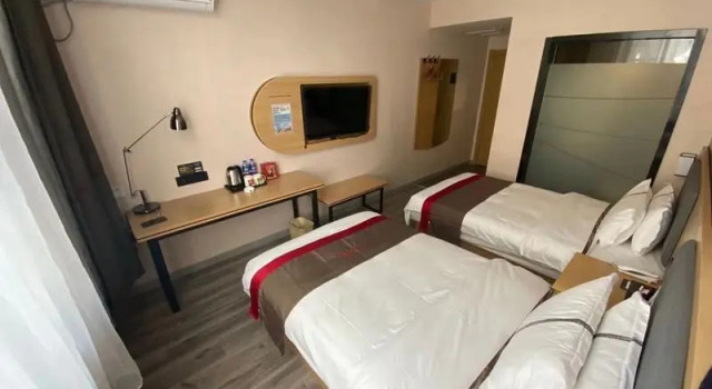 Jun Hotel Xinjiang Urumqi Shuimogou District Shanshuiyayuan, Rezerwuj Hotel Urumqi Xinjiang